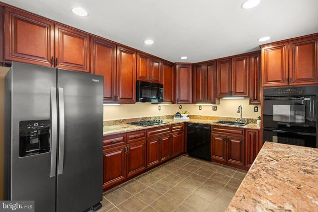 1726 BALDWIN DR, Mclean, VA 22101