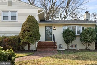 1726 BALDWIN DR, Mclean, VA 22101