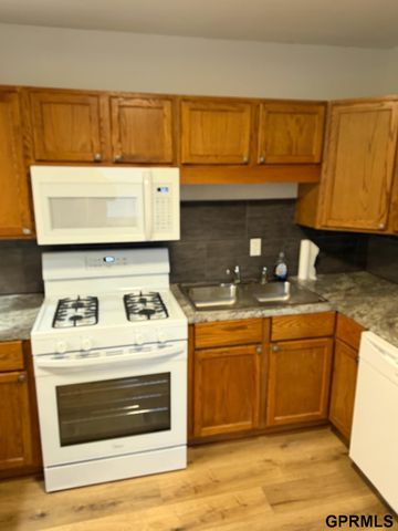 2528 Wayne Street, Bellevue, NE 68005