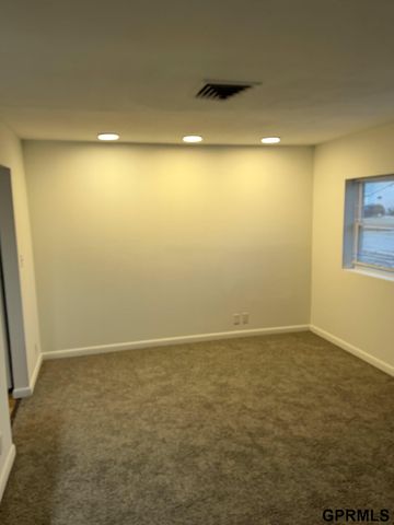 2528 Wayne Street, Bellevue, NE 68005