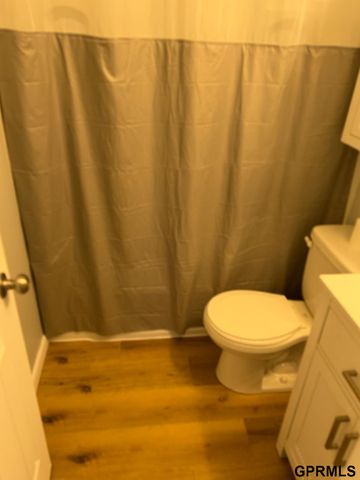 2528 Wayne Street, Bellevue, NE 68005