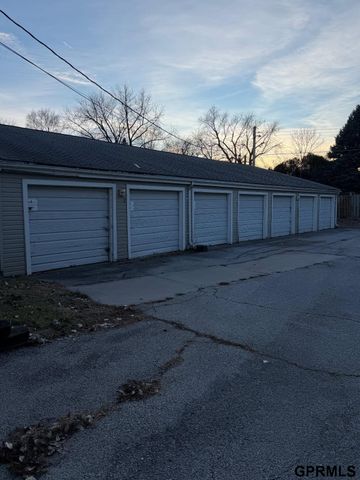 2528 Wayne Street, Bellevue, NE 68005