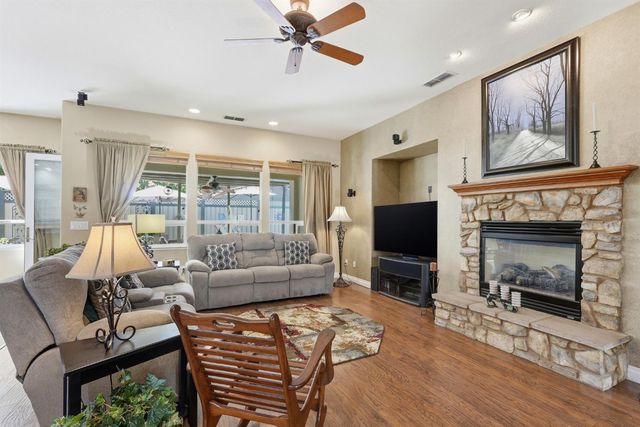 3811 Gibbons Park Way, Carmichael, CA 95608