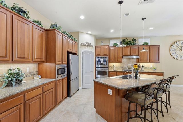 3811 Gibbons Park Way, Carmichael, CA 95608