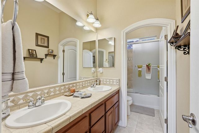 3811 Gibbons Park Way, Carmichael, CA 95608