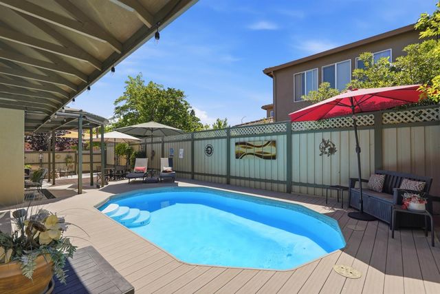 3811 Gibbons Park Way, Carmichael, CA 95608