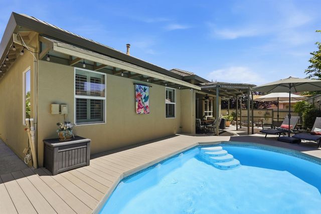 3811 Gibbons Park Way, Carmichael, CA 95608