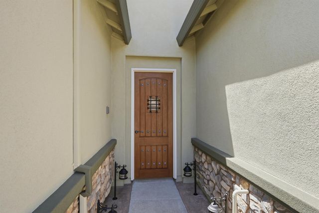 3811 Gibbons Park Way, Carmichael, CA 95608