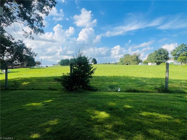 505 Belvue Drive, Mount Airy, NC 27030