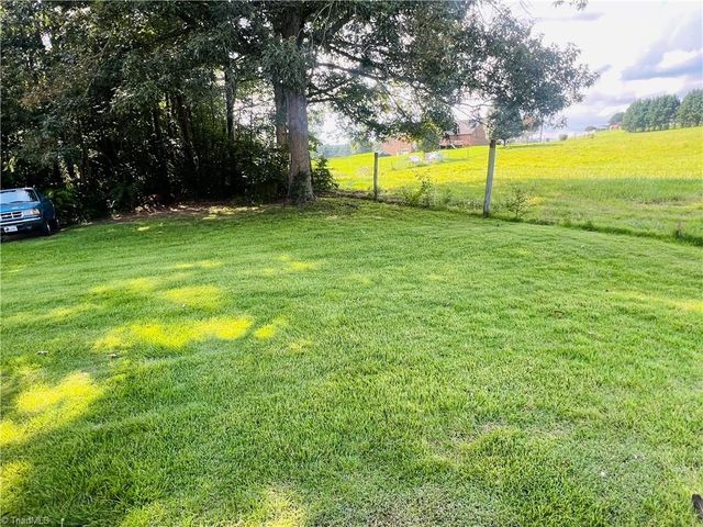 505 Belvue Drive, Mount Airy, NC 27030