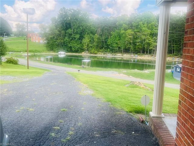 505 Belvue Drive, Mount Airy, NC 27030