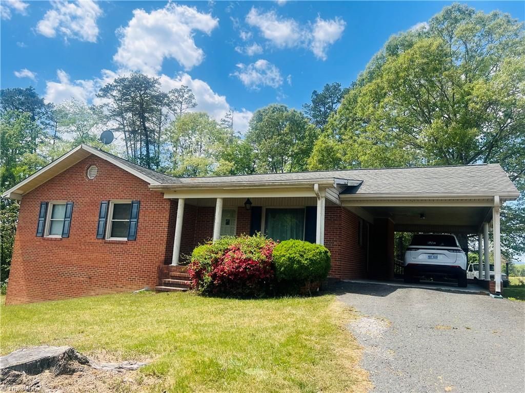 505 Belvue Drive, Mount Airy, NC 27030