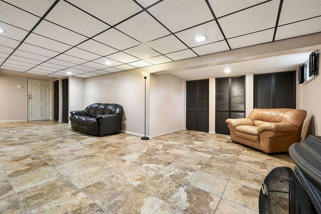 111 Cabin Ln, O'hara, PA 15238