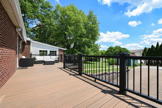 111 Cabin Ln, O'hara, PA 15238