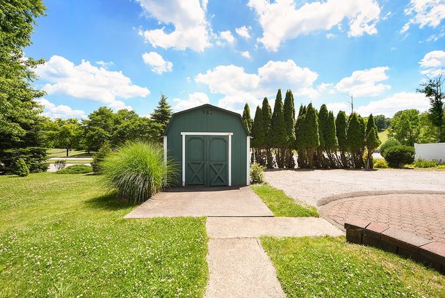 111 Cabin Ln, O'hara, PA 15238