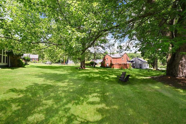 111 Cabin Ln, O'hara, PA 15238