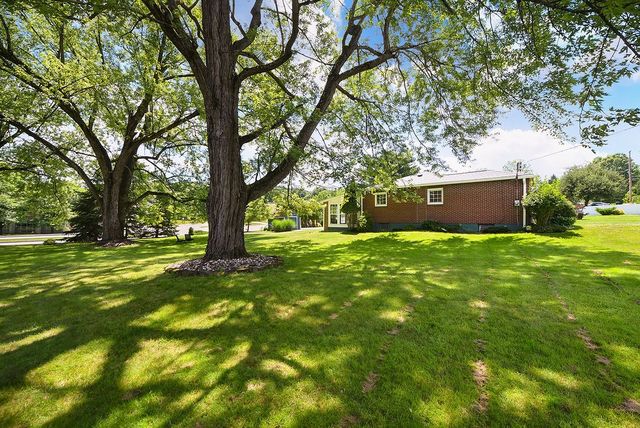 111 Cabin Ln, O'hara, PA 15238