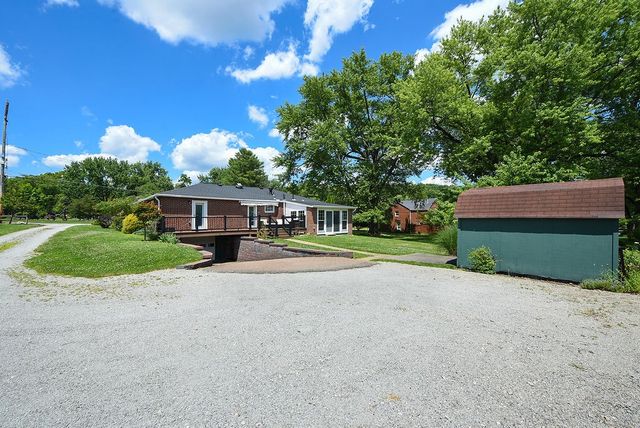 111 Cabin Ln, O'hara, PA 15238