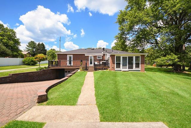 111 Cabin Ln, O'hara, PA 15238