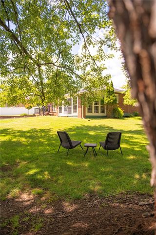 111 Cabin Ln, O'hara, PA 15238