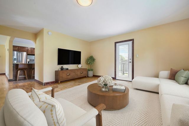 111 Cabin Ln, O'hara, PA 15238
