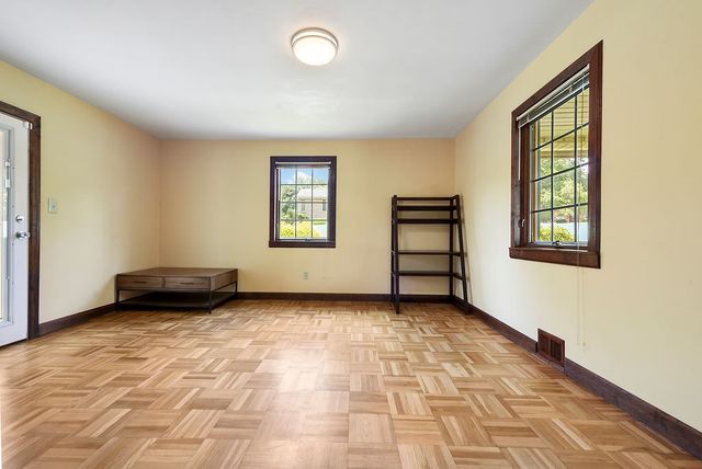 111 Cabin Ln, O'hara, PA 15238