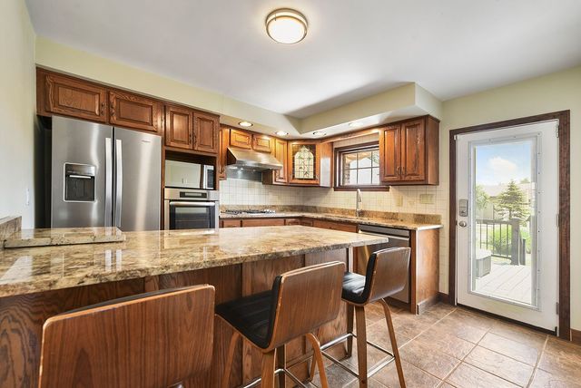 111 Cabin Ln, O'hara, PA 15238