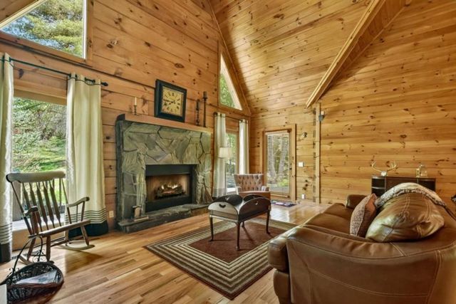76 E Bevan Lane, Blue Ridge, GA 30513