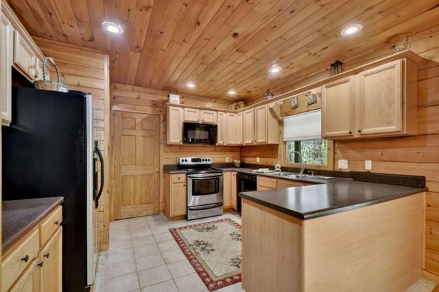 76 E Bevan Lane, Blue Ridge, GA 30513