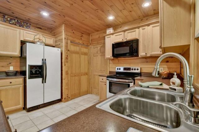 76 E Bevan Lane, Blue Ridge, GA 30513