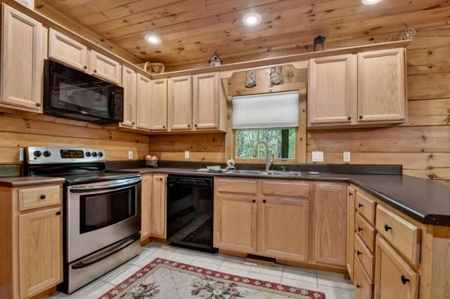76 E Bevan Lane, Blue Ridge, GA 30513