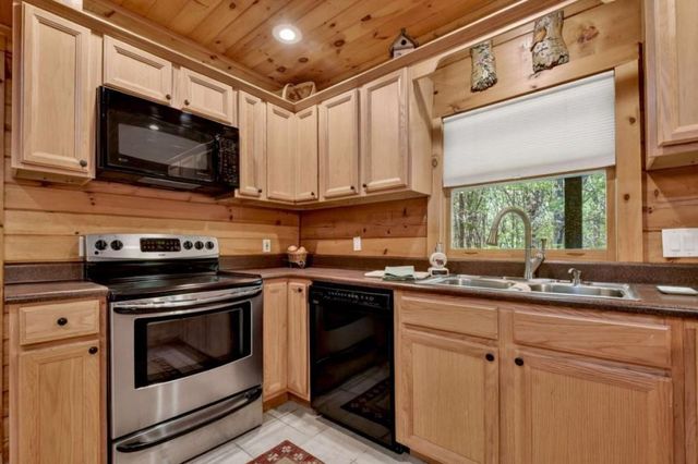 76 E Bevan Lane, Blue Ridge, GA 30513