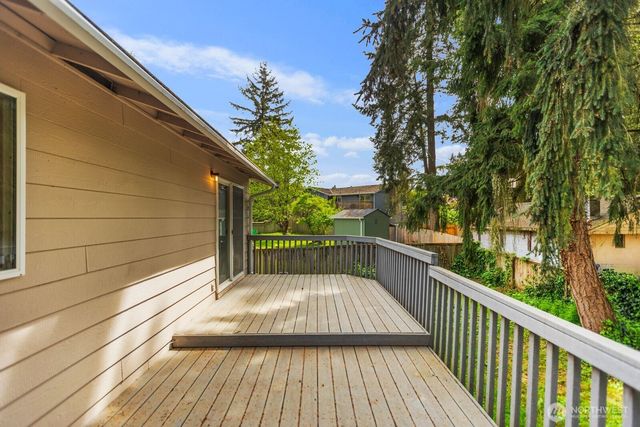 21627 9th Place W, Bothell, WA 98021