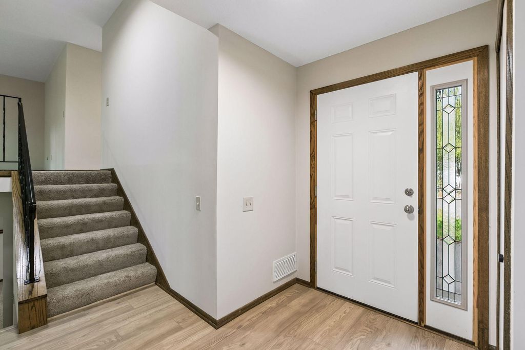 1080 Churchill Circle, Shoreview, MN 55126 — photo 3