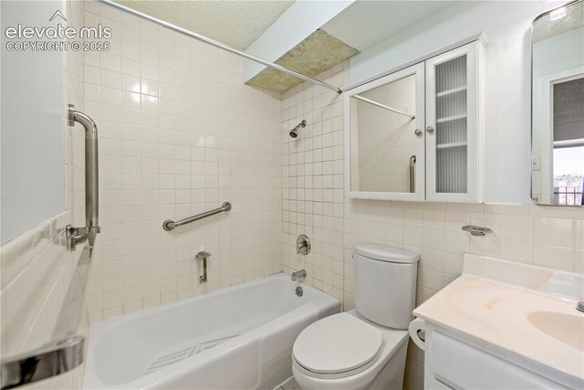 411 Lakewood Circle A802, Colorado Springs, CO 80910