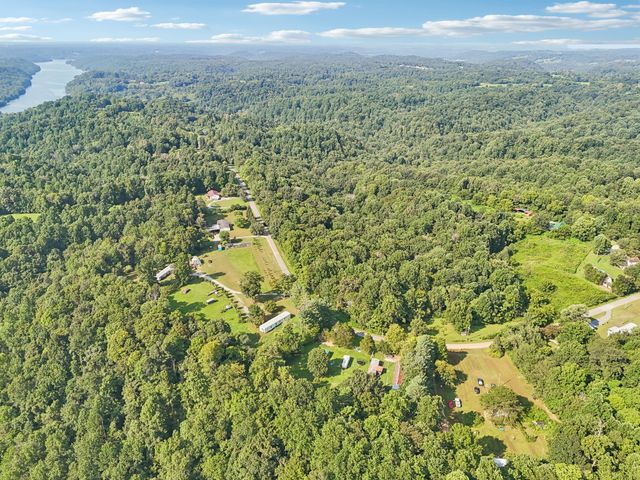 230 Moreland Rd, Manchester, TN 37355