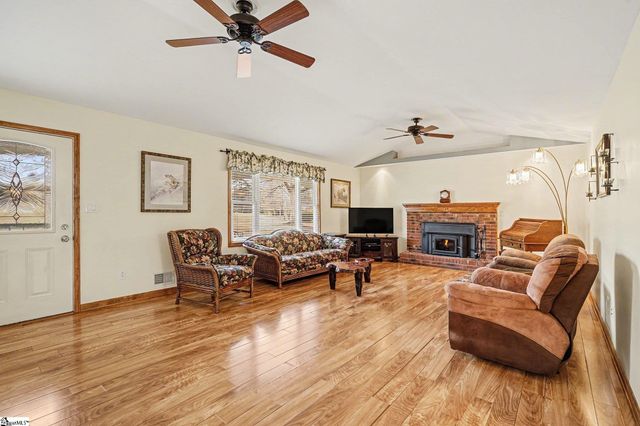 104 Owens Drive, Inman, SC 29349