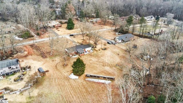 104 Owens Drive, Inman, SC 29349