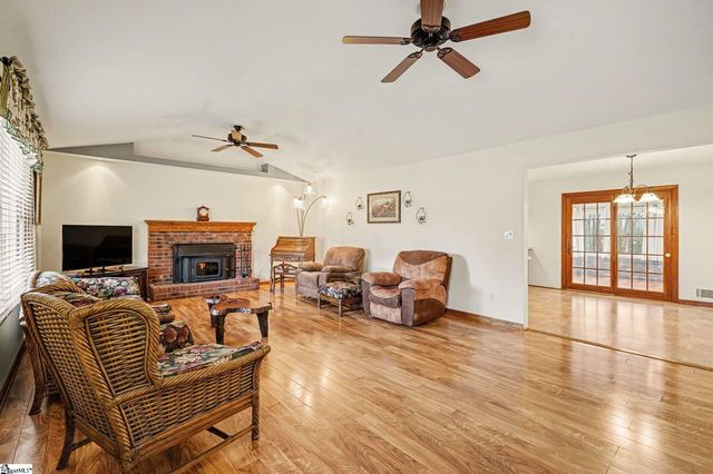 104 Owens Drive, Inman, SC 29349