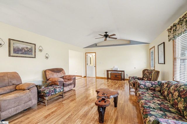 104 Owens Drive, Inman, SC 29349