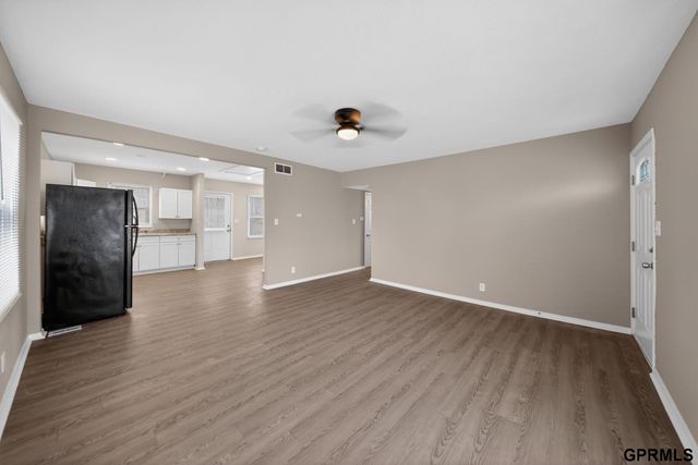 2010 Jackson Street, Bellevue, NE 68005