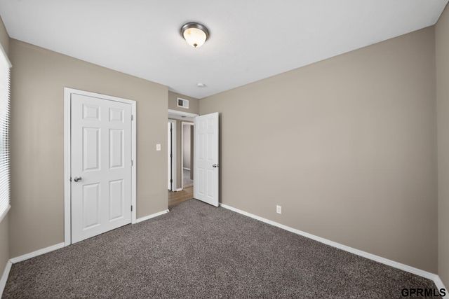 2010 Jackson Street, Bellevue, NE 68005