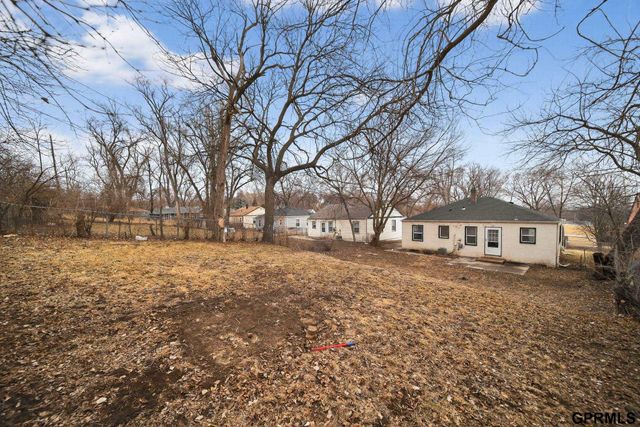 2010 Jackson Street, Bellevue, NE 68005