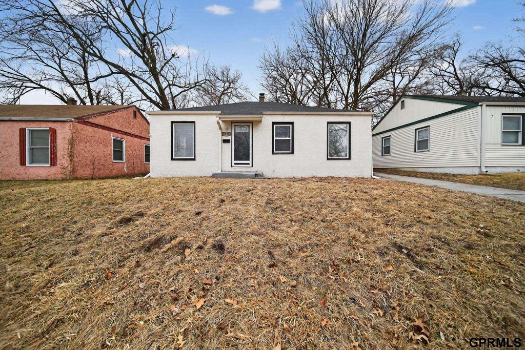2010 Jackson Street, Bellevue, NE 68005