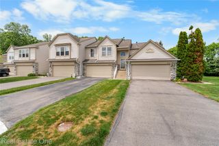 26738 Kirkway Circle, Woodhaven, MI 48183