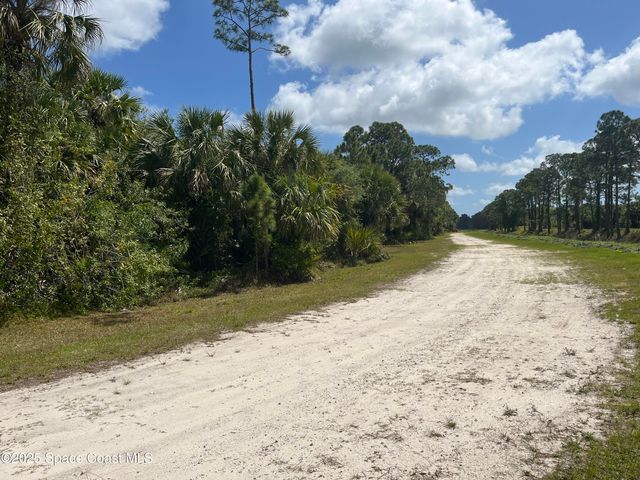 891 Hartsdale Avenue SW, Palm Bay, FL 32908