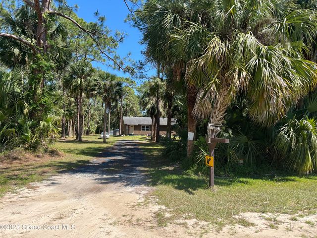 891 Hartsdale Avenue SW, Palm Bay, FL 32908