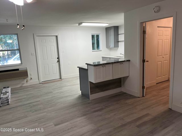 891 Hartsdale Avenue SW, Palm Bay, FL 32908