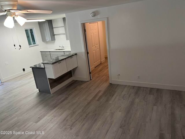 891 Hartsdale Avenue SW, Palm Bay, FL 32908