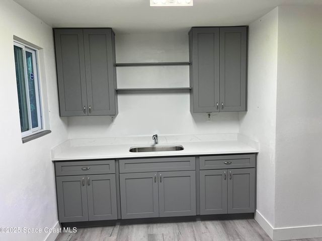 891 Hartsdale Avenue SW, Palm Bay, FL 32908